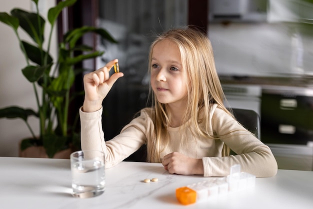 Jak długo podawać dziecku witaminę D?