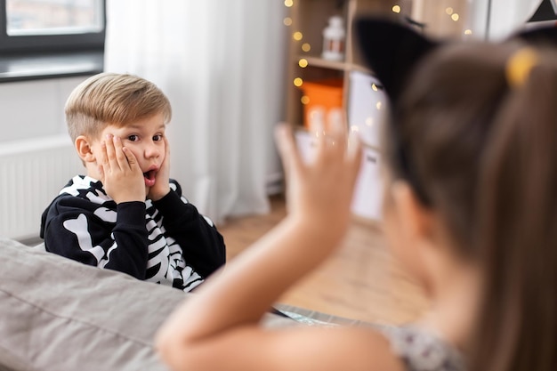 Kiedy dziecko zaczyna mówić normy i co warto o nich wiedzieć?