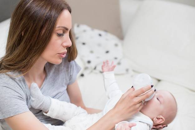 Alergia pokarmowa u niemowląt kiedy mija i co może na to wpływać?