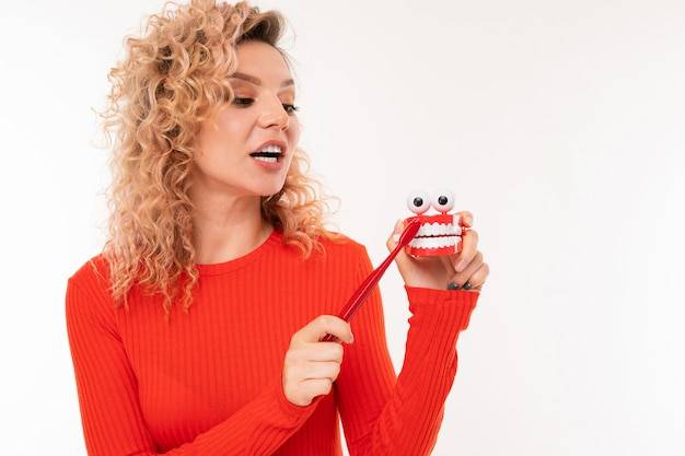 Czym wzmocnić dziąsła, aby cieszyć się zdrowym uśmiechem?