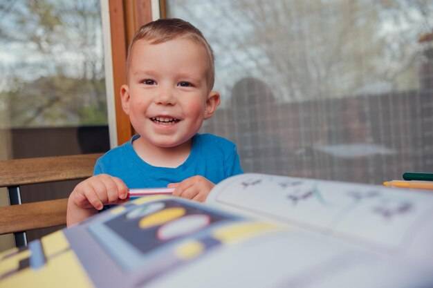 Ile mówi 1 5 roczne dziecko i co powinno już umieć?