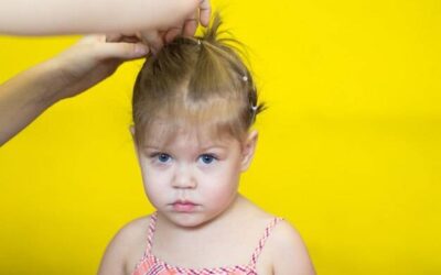 Dlaczego dziecku wypadają włosy i czy to powód do niepokoju?