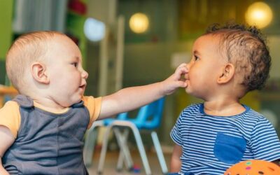 Ile dzieci ma lat jak zaczynają mówić i co wpływa na rozwój mowy?